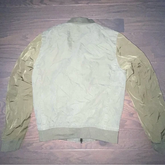 Aeropostale Green Bomber Jacket with Ribbed Cuffs - Picture 2 of 2